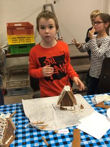Lebkuchenhaus bauen und verzieren