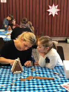 Lebkuchenhaus bauen und verzieren